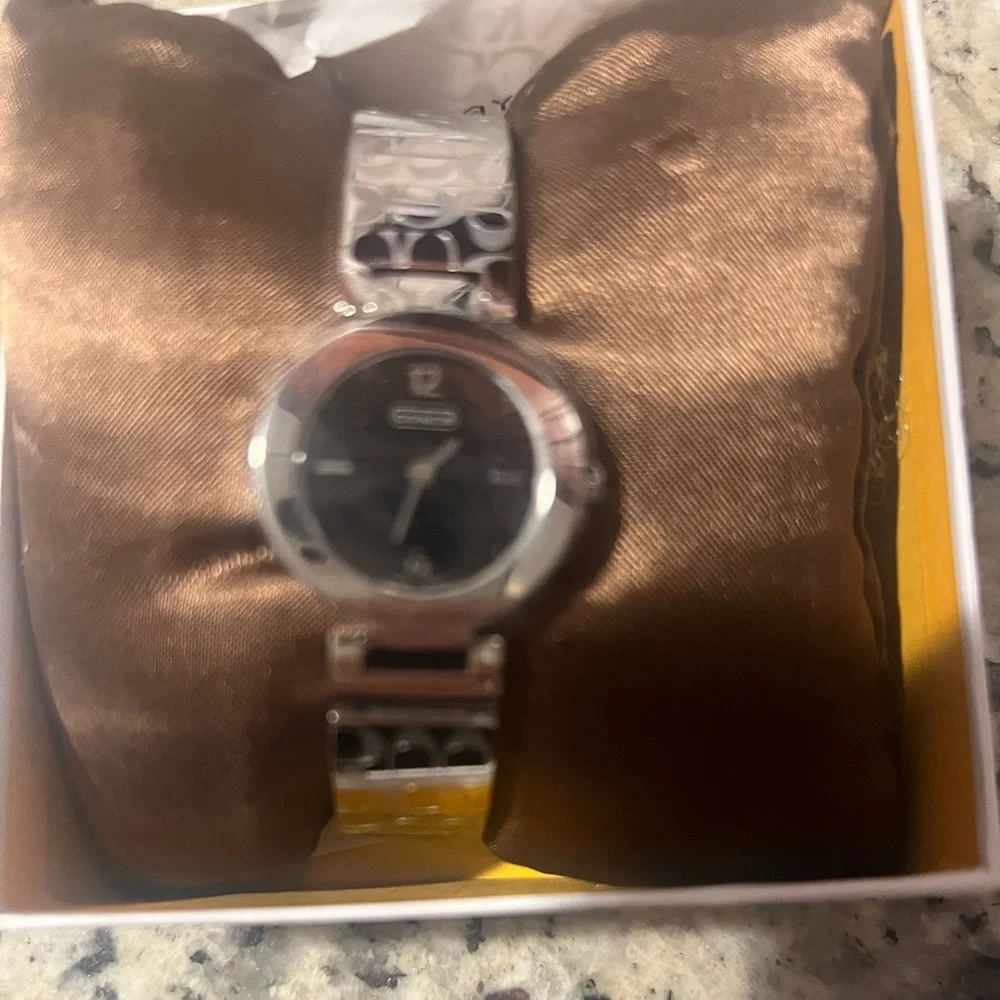 New Coach C Link Watch! Never been used
